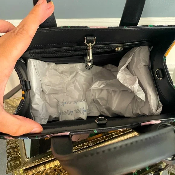 ❌On Hold Kate Spade Manhattan Floral Jacquard Small Tote - Picture 13 of 13